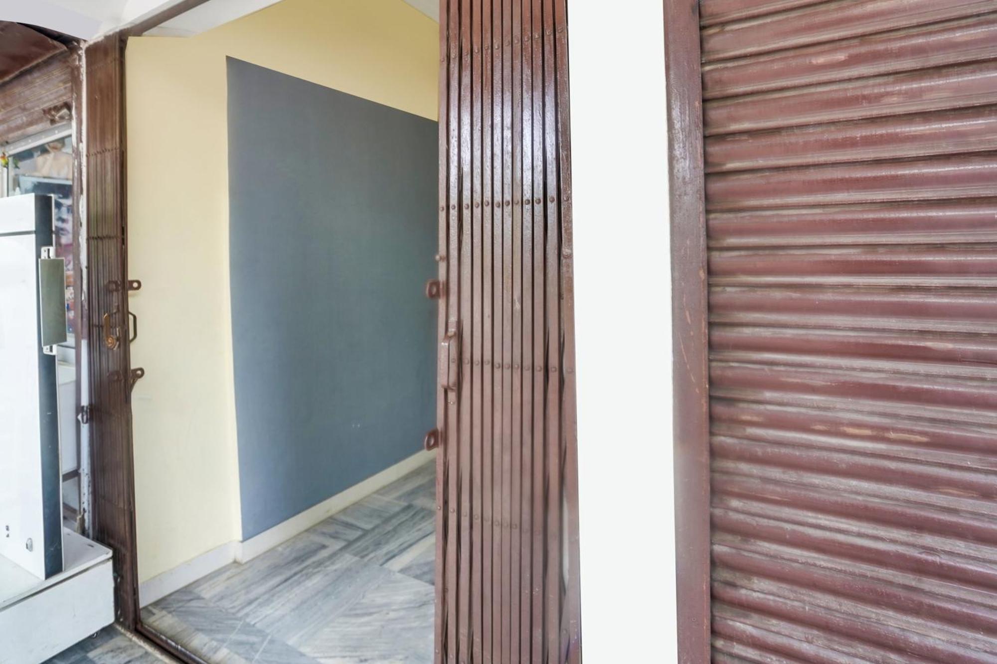 Super Collection O Rajapur Circuit House Hotel Allāhābād Junction Екстериор снимка