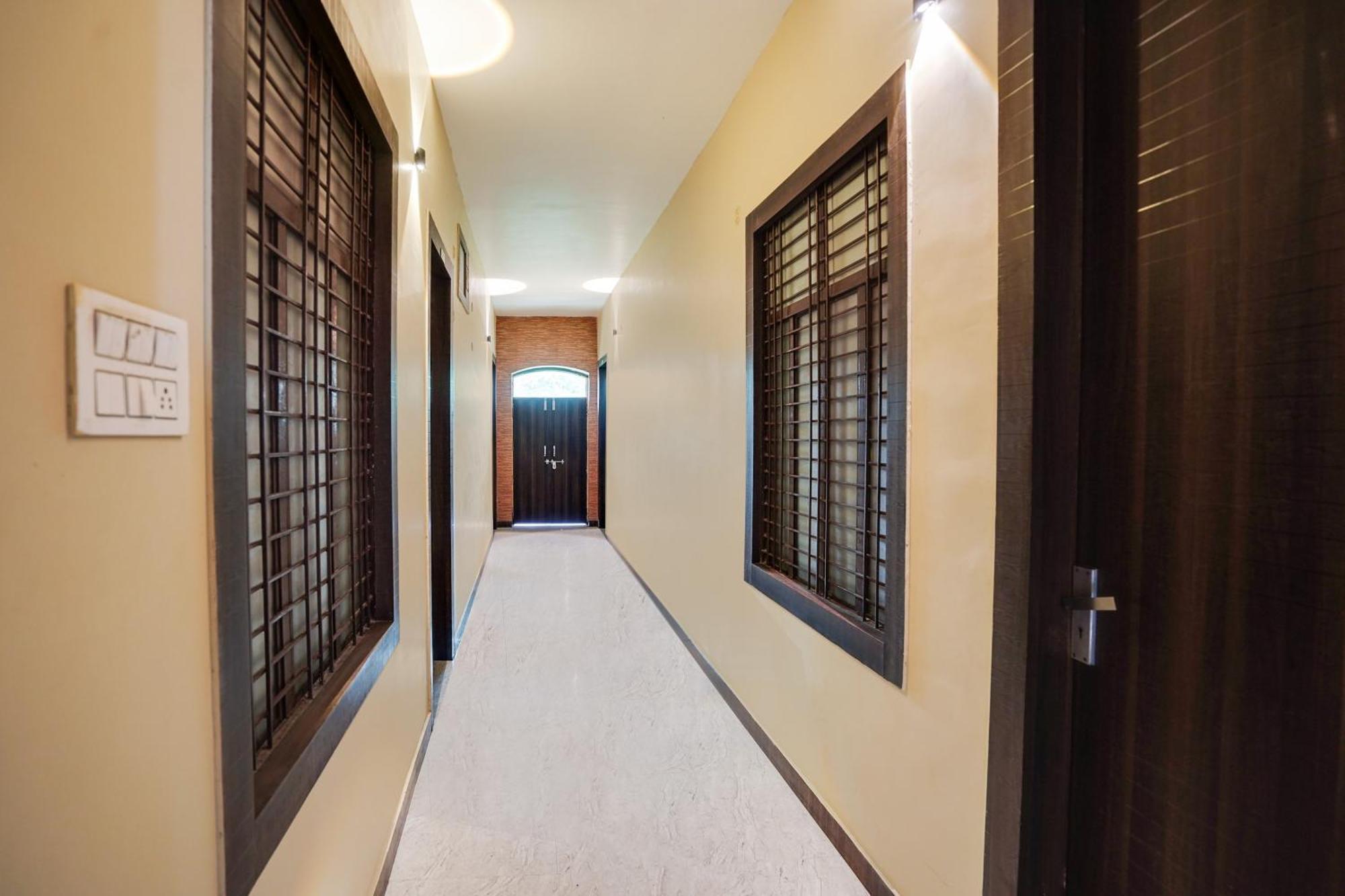 Super Collection O Rajapur Circuit House Hotel Allāhābād Junction Екстериор снимка