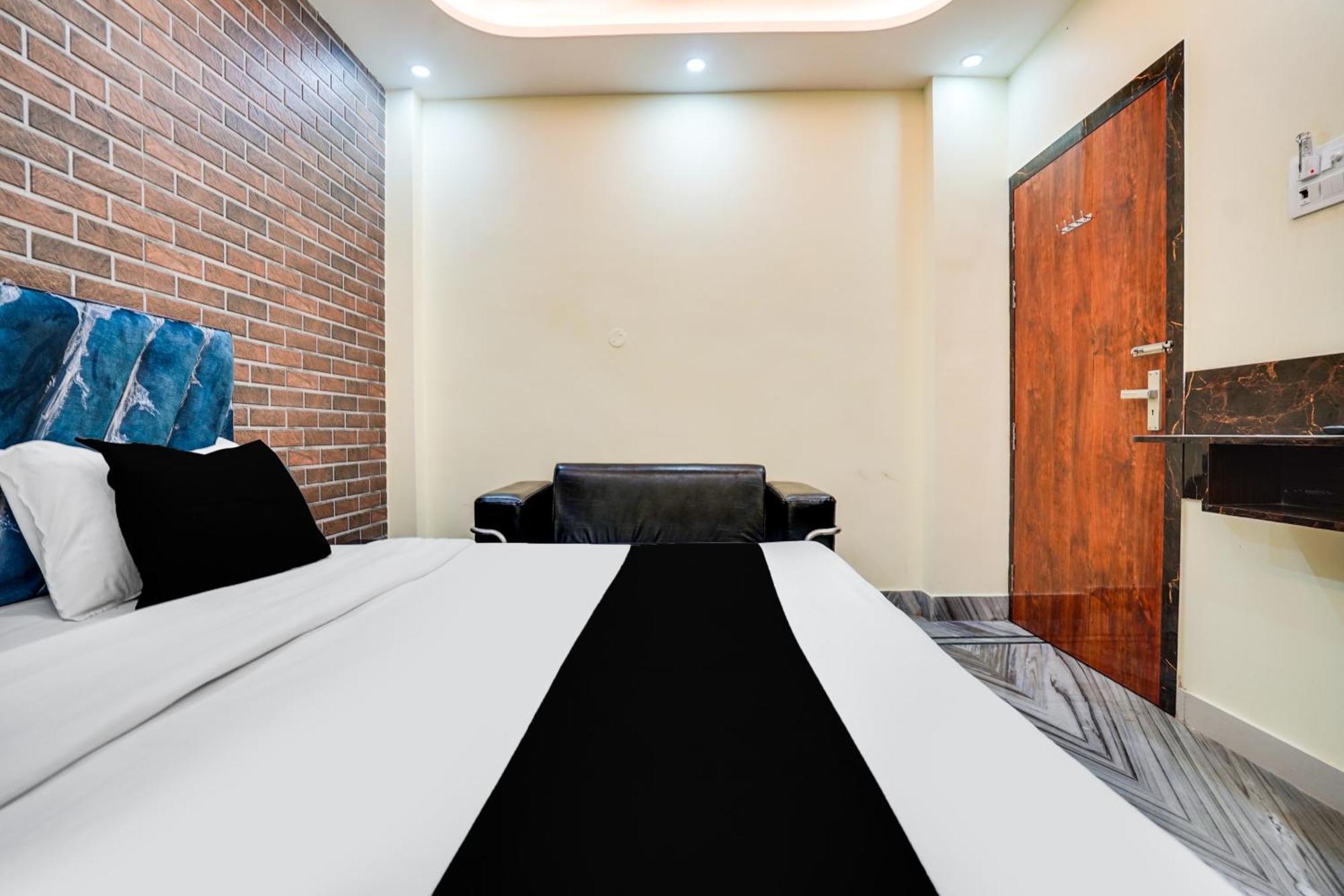 Super Collection O Rajapur Circuit House Hotel Allāhābād Junction Екстериор снимка