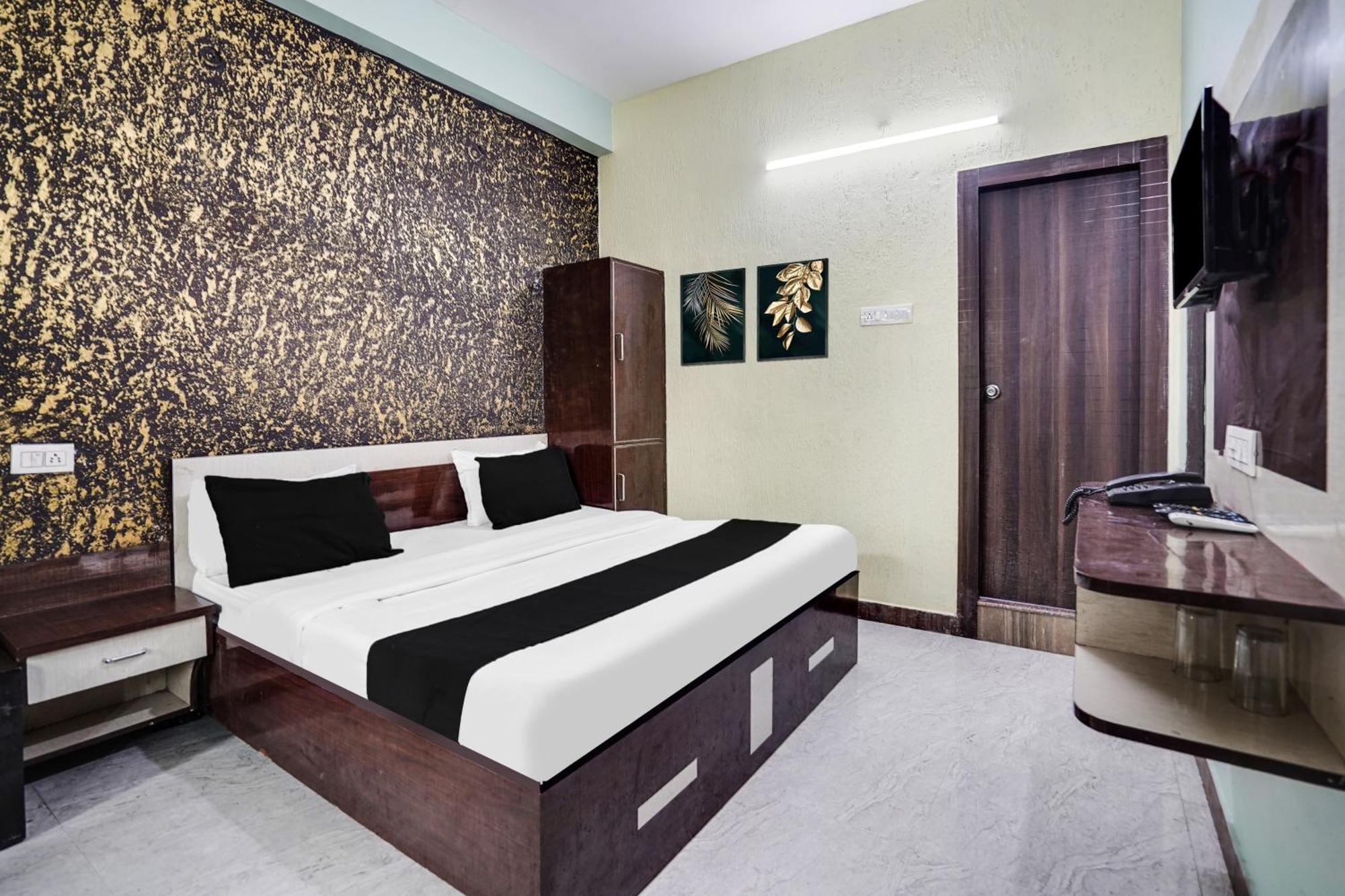 Super Collection O Rajapur Circuit House Hotel Allāhābād Junction Екстериор снимка