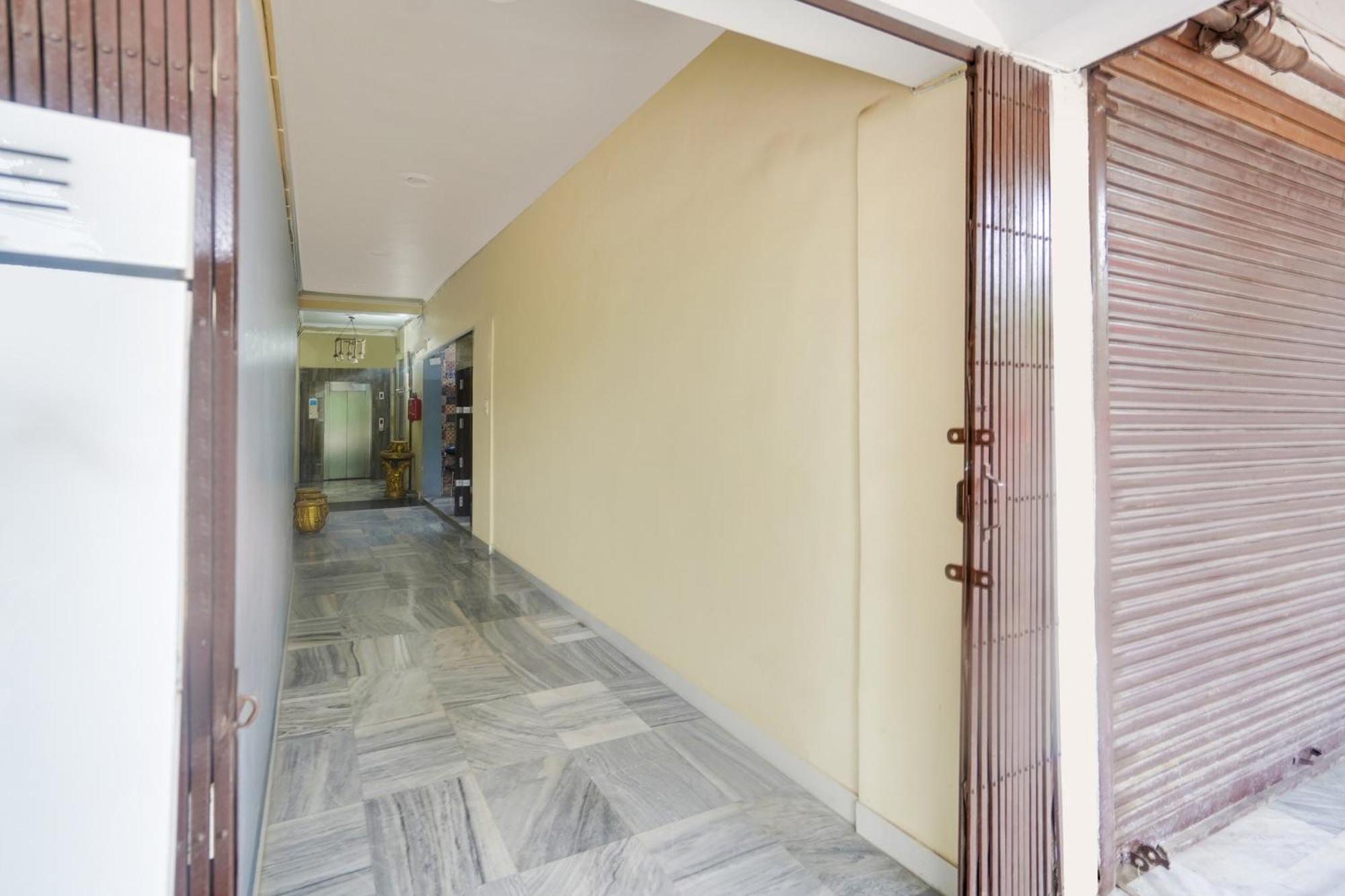 Super Collection O Rajapur Circuit House Hotel Allāhābād Junction Екстериор снимка