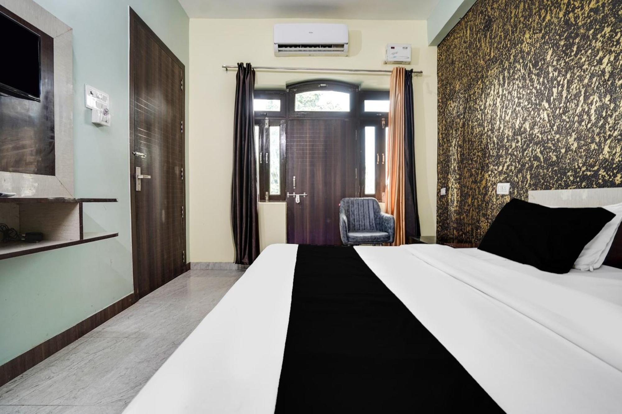 Super Collection O Rajapur Circuit House Hotel Allāhābād Junction Екстериор снимка